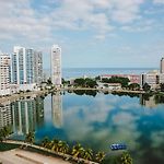 Hermoso Apartamento Frente a la playa piso 17 Conquistador, el Laguito