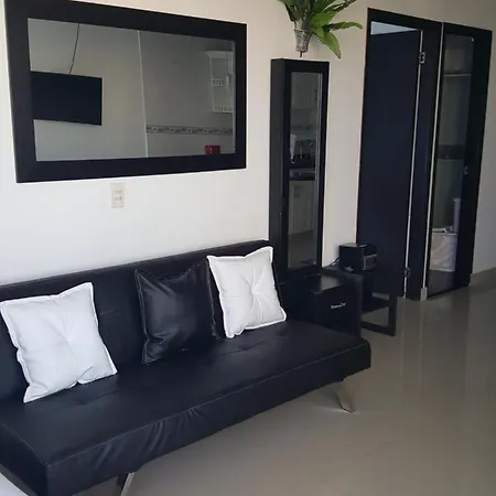 Hermoso Apartamento Frente A La Playa Piso 17 Conquistador, El Laguito *